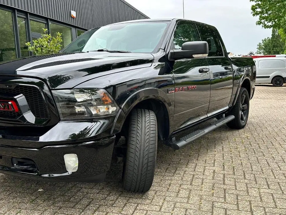 Ram 1500 Dodge RAM 1500 5.7L V8 HEMI uit 2021, foto 2