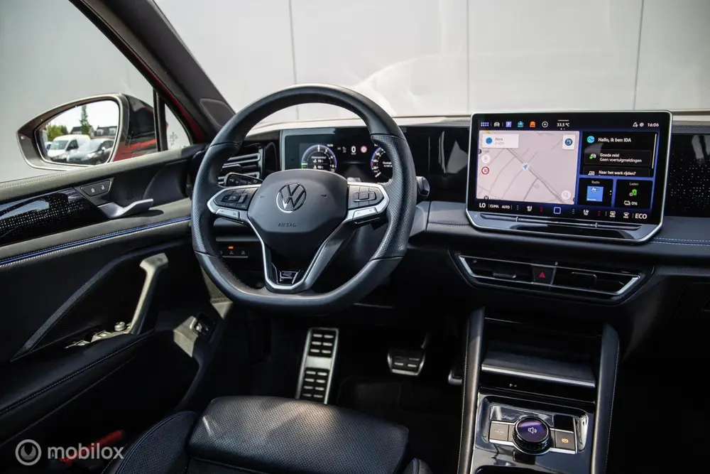 Volkswagen Tiguan 1.5 eHybrid R-Line|Leer|Trekh.|NL|IQ Light uit 2024, foto 13