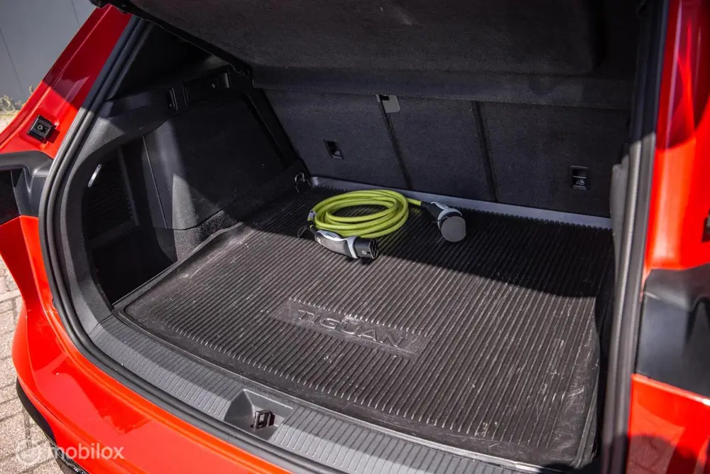 Volkswagen Tiguan 1.5 eHybrid R-Line|Leer|Trekh.|NL|IQ Light uit 2024, foto 19