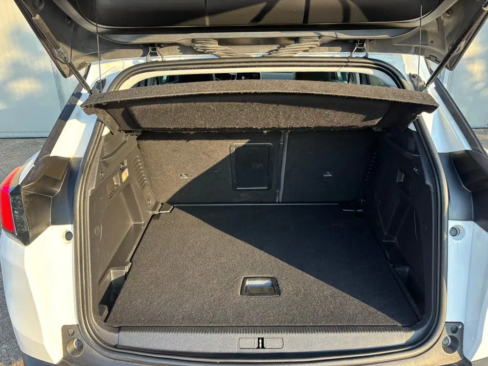 Peugeot 3008 1.2 turbo 130pk S&S EAT Wit uit 2019, foto 11