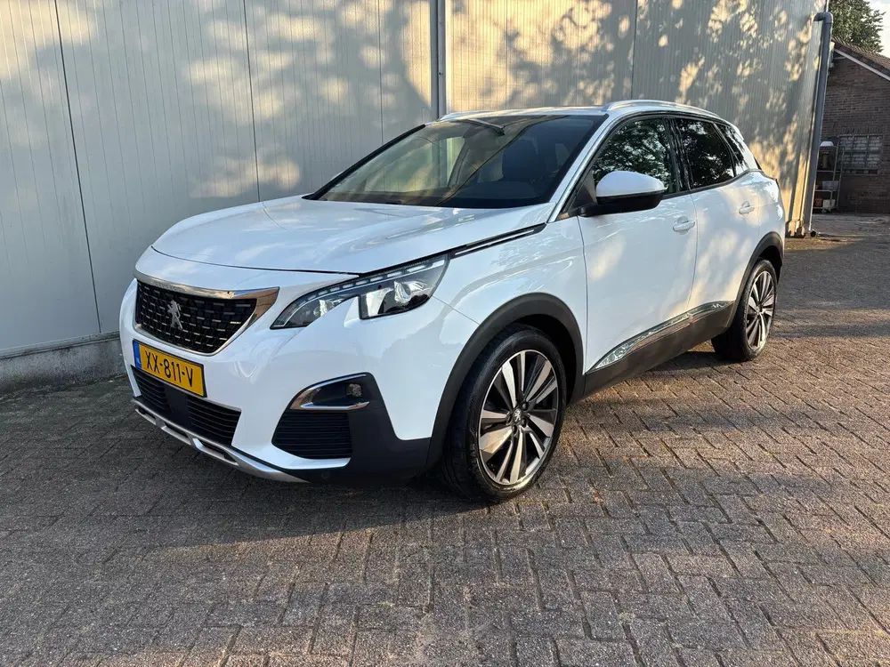 Peugeot 3008 1.2 turbo 130pk S&S EAT Wit uit 2019, foto 2