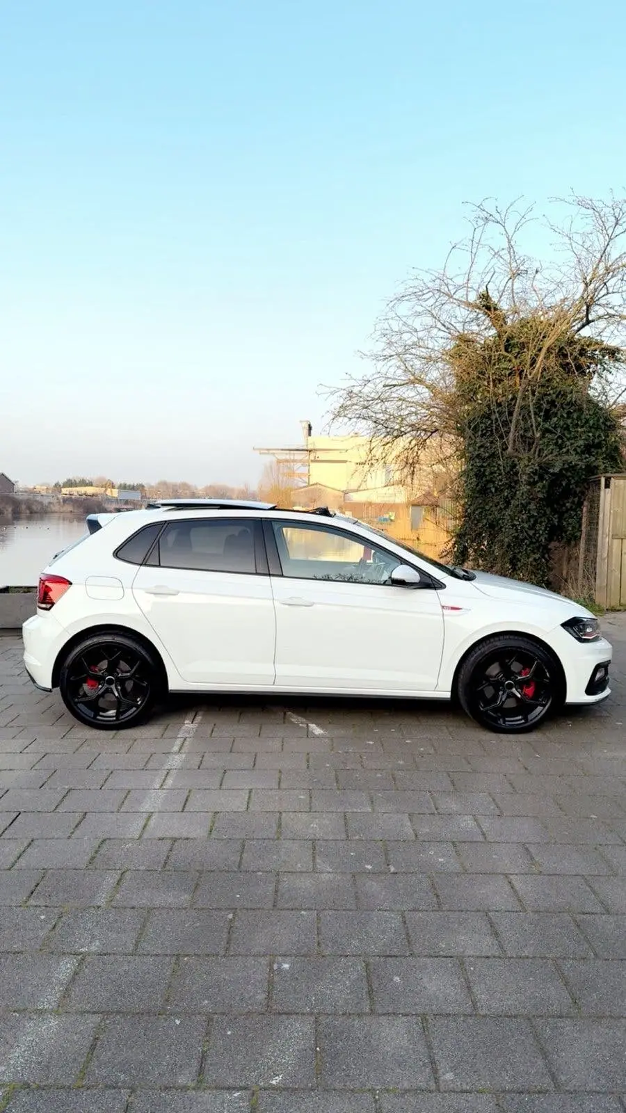 Volkswagen Polo 2.0 TSI 200pk 6-DSG 2019 Wit uit 2019, foto 2