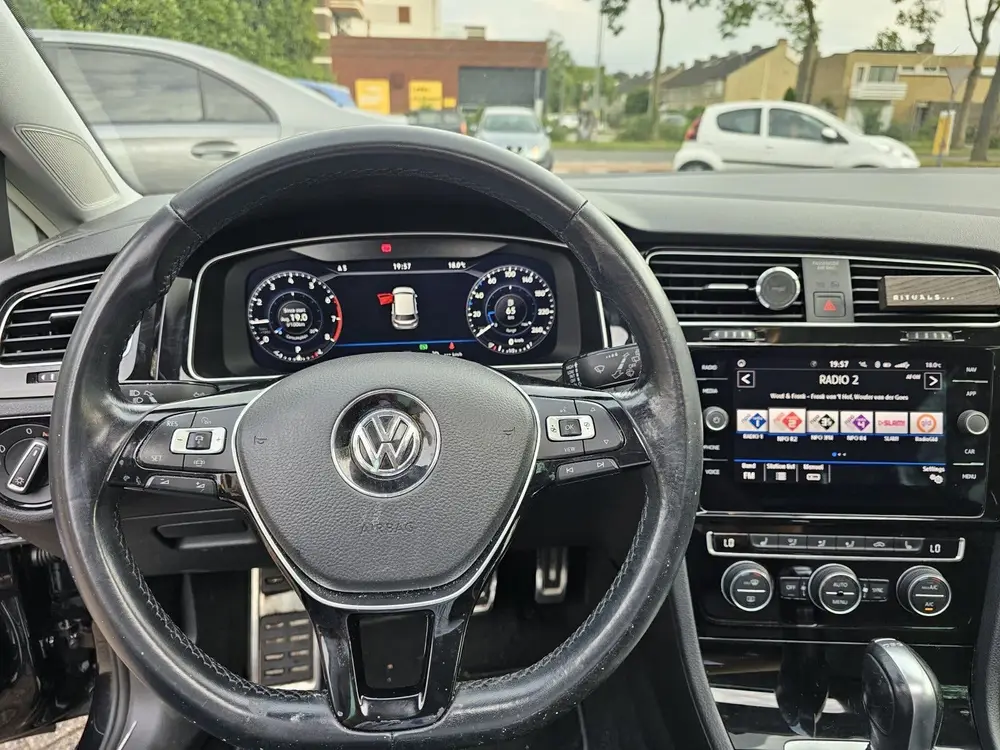 Volkswagen Golf VII Golf 1.5 TSI 130pk Bluemotion 2019 Zwart uit 2019, foto 6