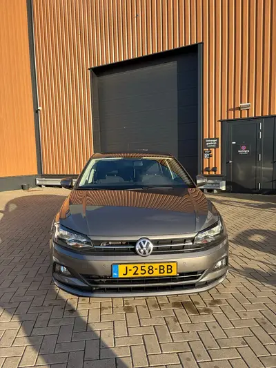 Volkswagen Polo 1.0 TSI 95pk 2020 Grijs 7 versnellingen uit 2020
