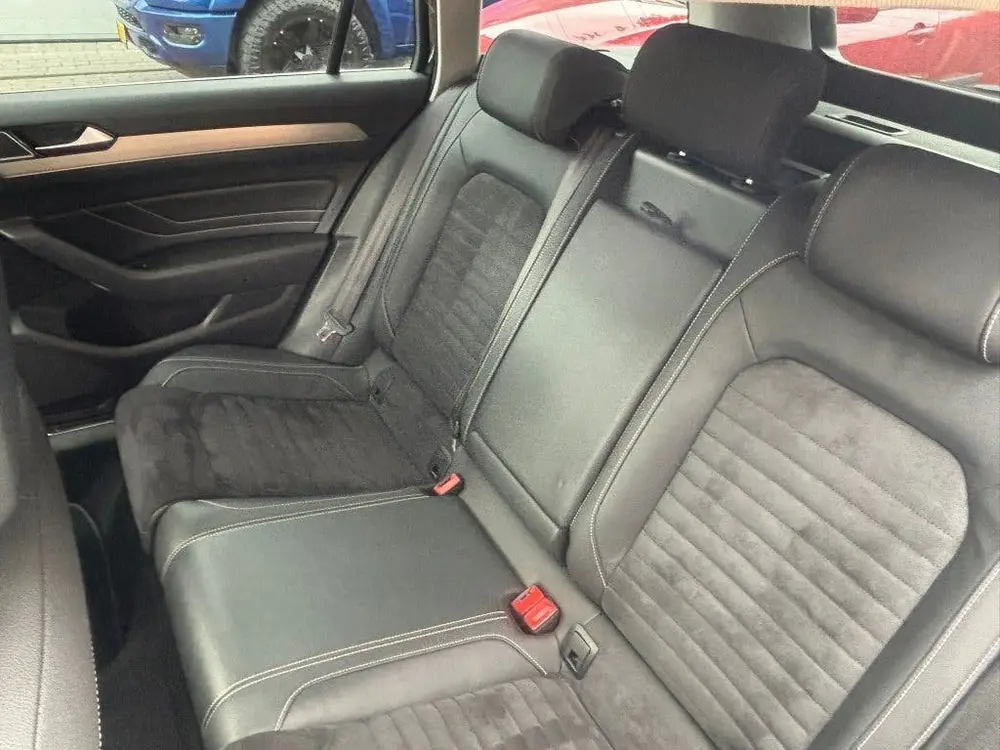 Volkswagen Passat Variant Passat 1.5 TSI 150pk DSG 2020 Zwart uit 2020