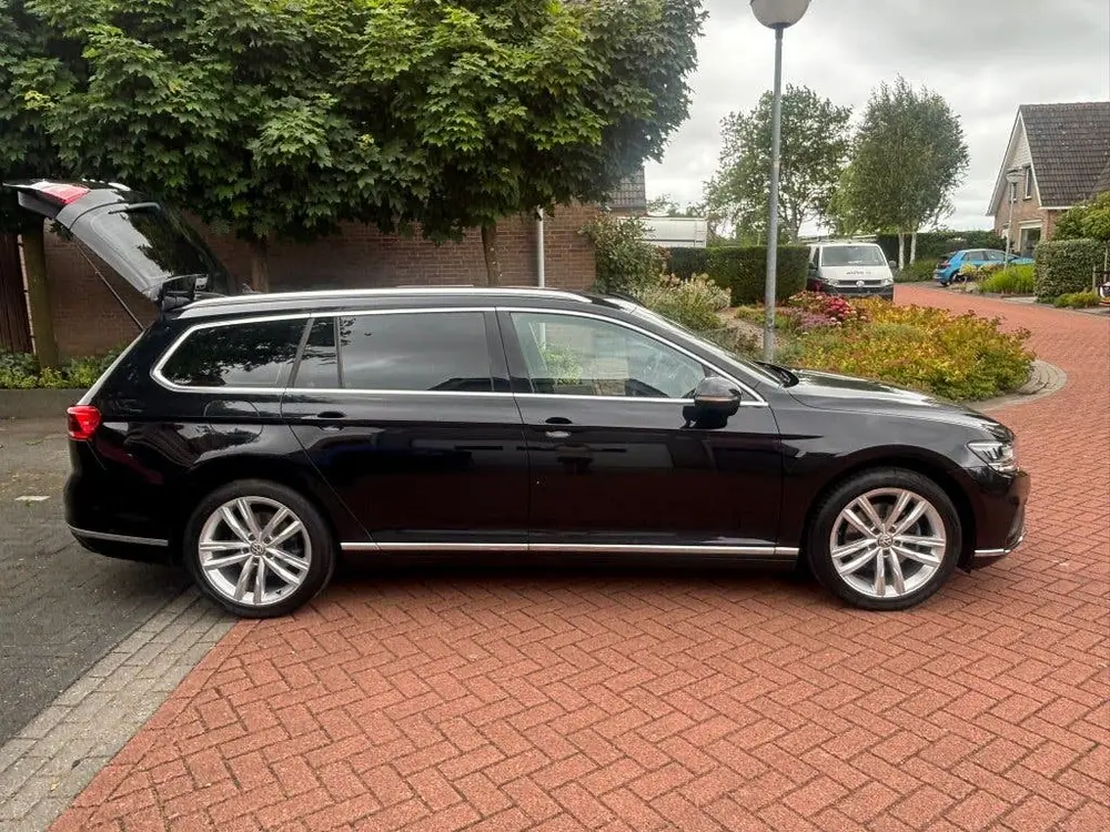 Volkswagen Passat Variant Passat 1.5 TSI 150pk DSG 2020 Zwart uit 2020, foto 5