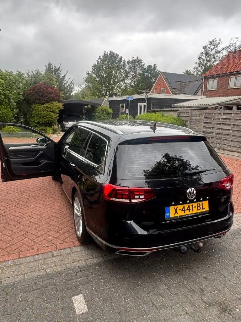 Volkswagen Passat Variant Passat 1.5 TSI 150pk DSG 2020 Zwart uit 2020, foto 7