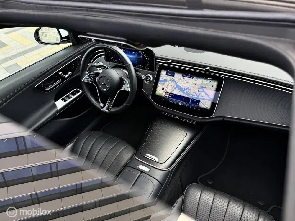 Mercedes-Benz E-Klasse Mercedes E-klasse 400 e 4MATIC Exclusive L uit 2024, foto 14