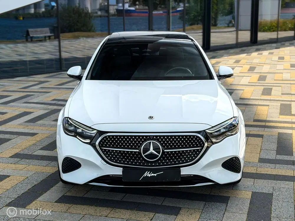 Mercedes-Benz E-Klasse Mercedes E-klasse 400 e 4MATIC Exclusive L uit 2024, foto 5