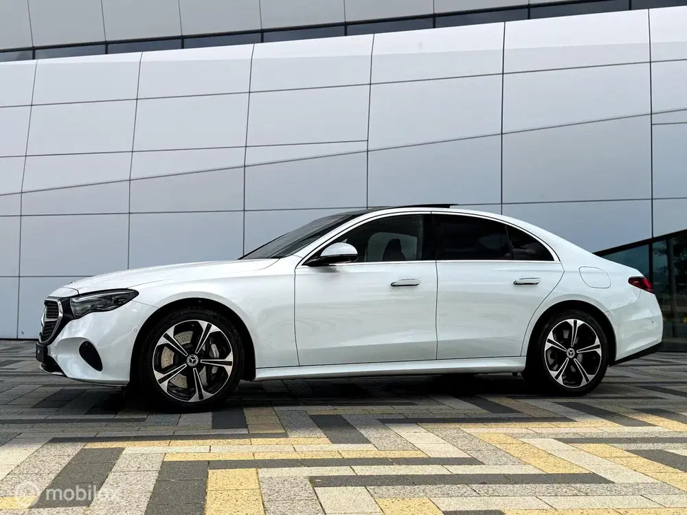 Mercedes-Benz E-Klasse Mercedes E-klasse 400 e 4MATIC Exclusive L uit 2024, foto 8