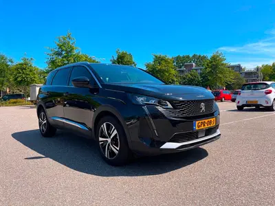 Peugeot 5008 GT 1.2 Puretech 130pk S&S Eat8 2024 Zwart uit 2024