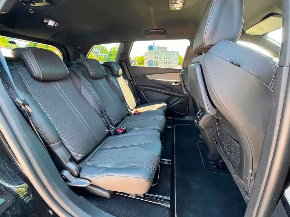 Peugeot 5008 GT 1.2 Puretech 130pk S&S Eat8 2024 Zwart uit 2024, foto 12