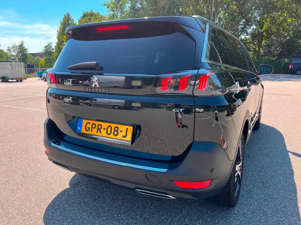 Peugeot 5008 GT 1.2 Puretech 130pk S&S Eat8 2024 Zwart uit 2024, foto 3