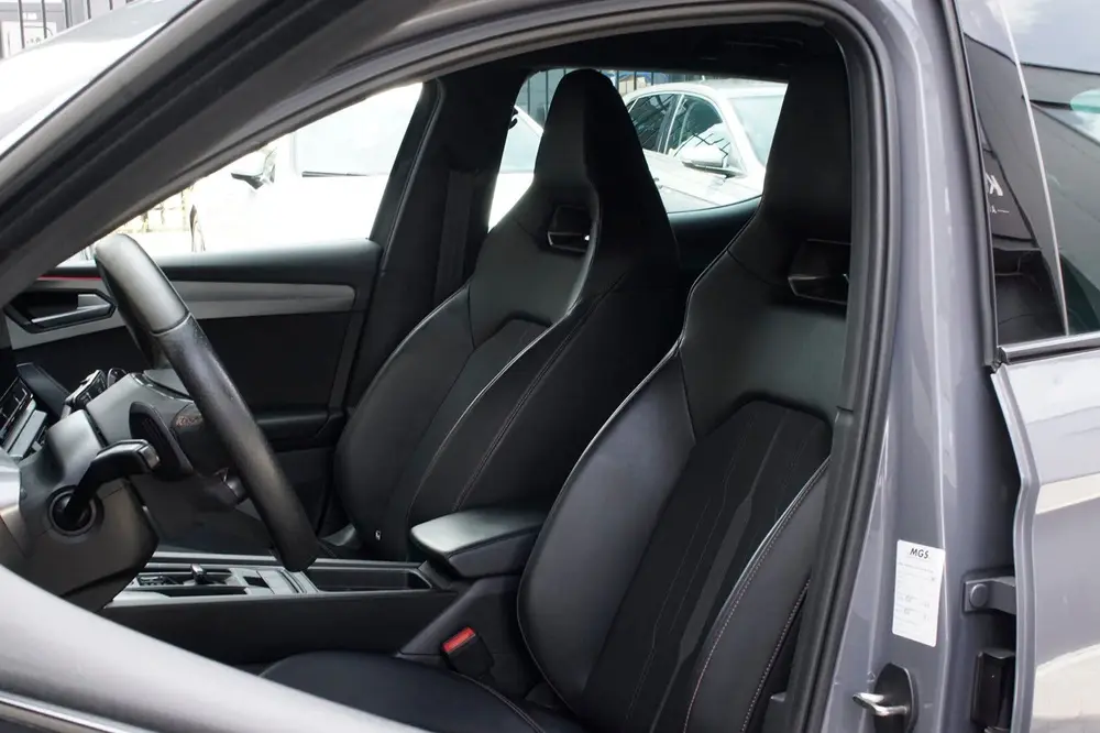 Cupra Leon 1.4 E-hybrid 245pk Dsg-6 2021 Grijs uit 2021, foto 10