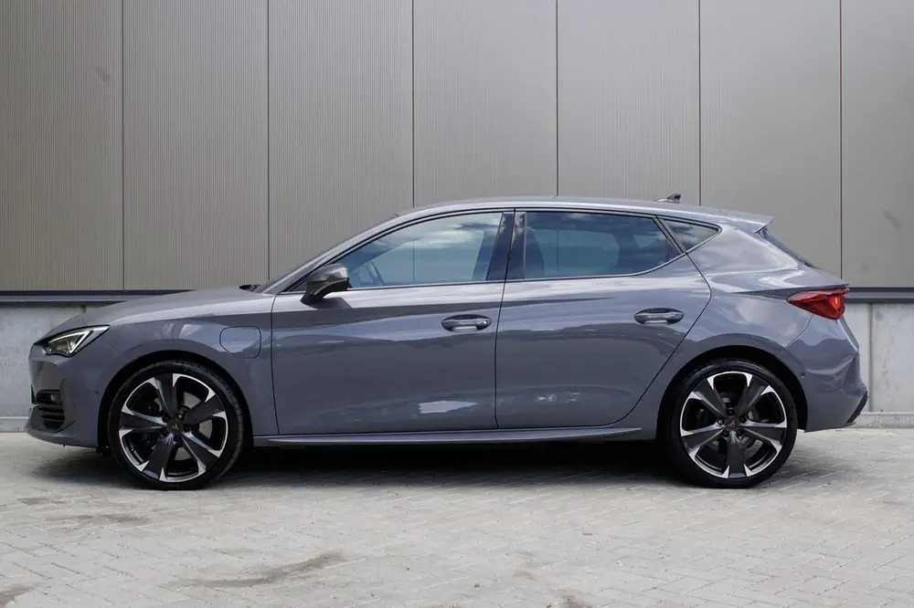 Cupra Leon 1.4 E-hybrid 245pk Dsg-6 2021 Grijs uit 2021, foto 2