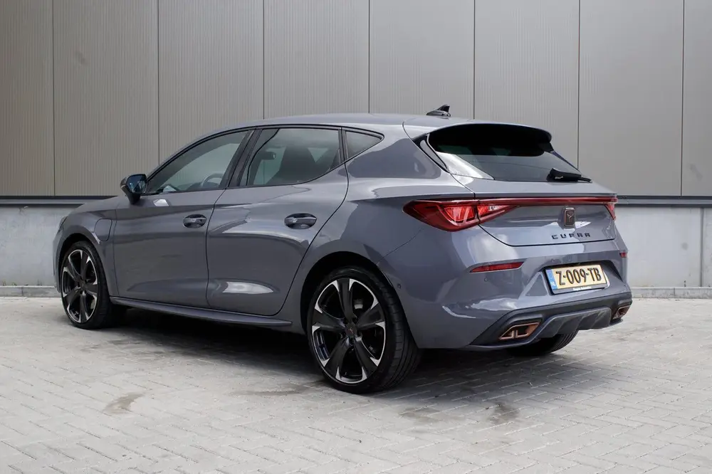 Cupra Leon 1.4 E-hybrid 245pk Dsg-6 2021 Grijs uit 2021, foto 3