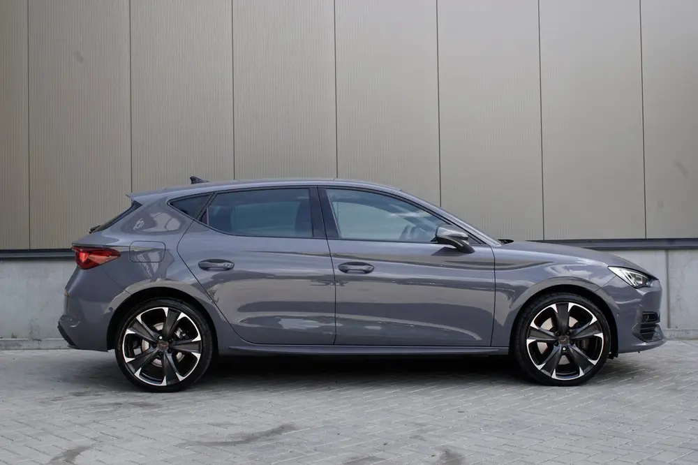 Cupra Leon 1.4 E-hybrid 245pk Dsg-6 2021 Grijs uit 2021, foto 4
