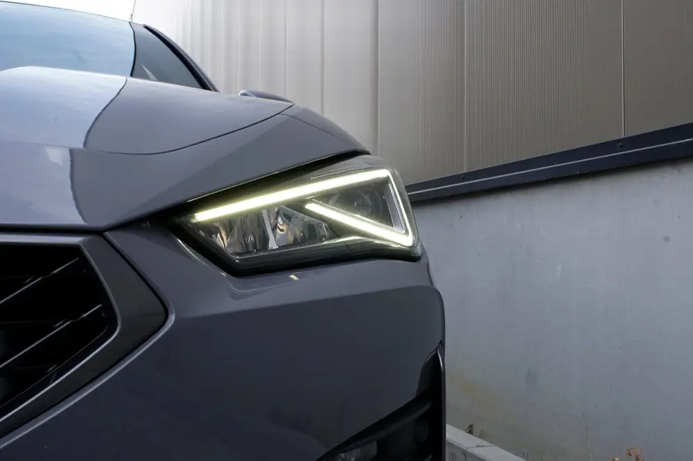 Cupra Leon 1.4 E-hybrid 245pk Dsg-6 2021 Grijs uit 2021, foto 6