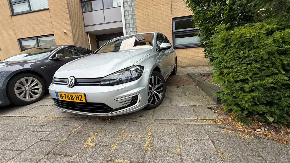 Volkswagen Golf VII Golf E-golf 11.xxx KM  (als nieuw) uit 2019, foto 2