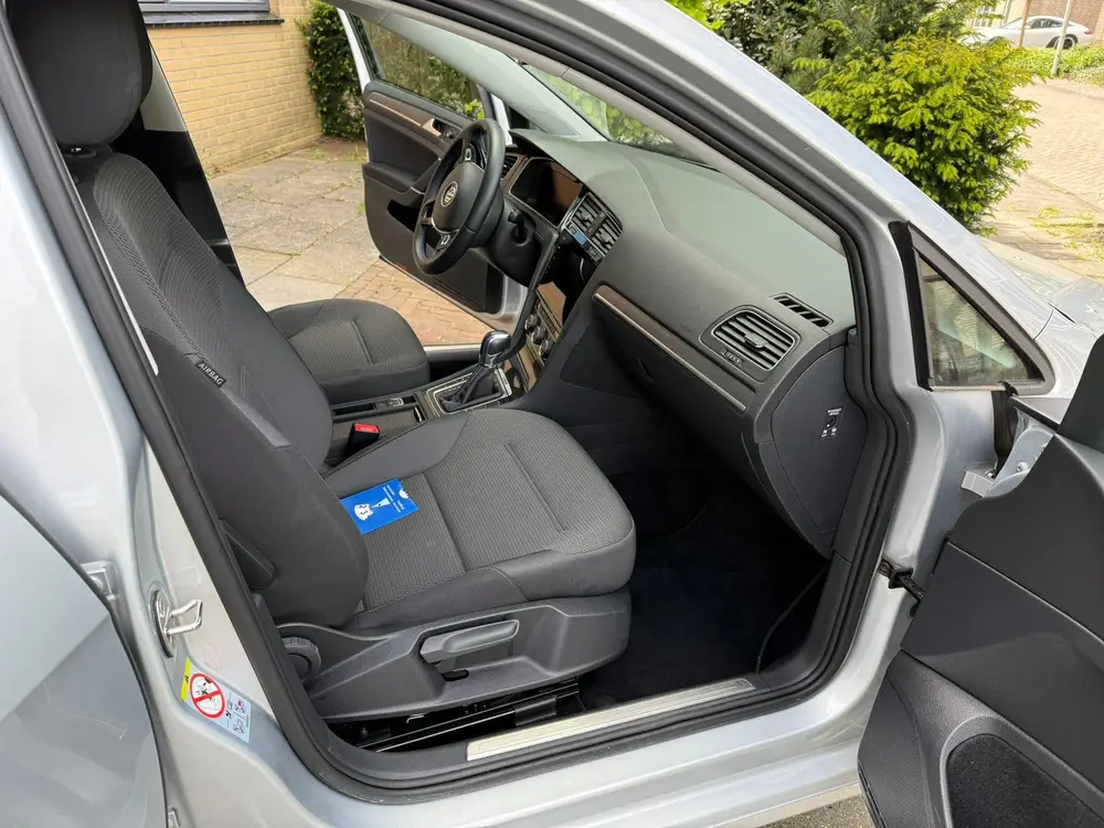 Volkswagen Golf VII Golf E-golf 11.xxx KM  (als nieuw) uit 2019, foto 9