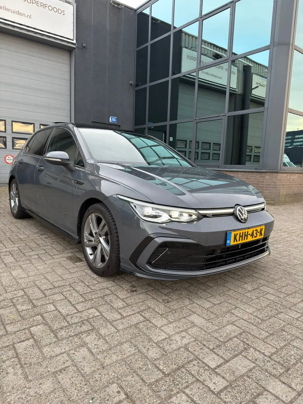 Volkswagen Golf 1.5 eTSI R-line/ACC/PANO/CAMERA/IQ uit 2022