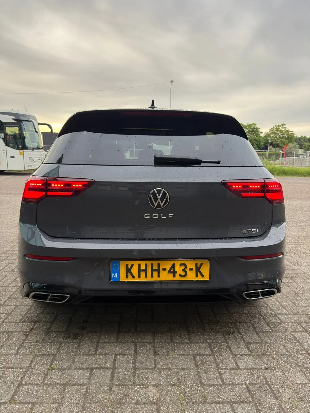 Volkswagen Golf 1.5 eTSI R-line/ACC/PANO/CAMERA/IQ uit 2022, foto 6