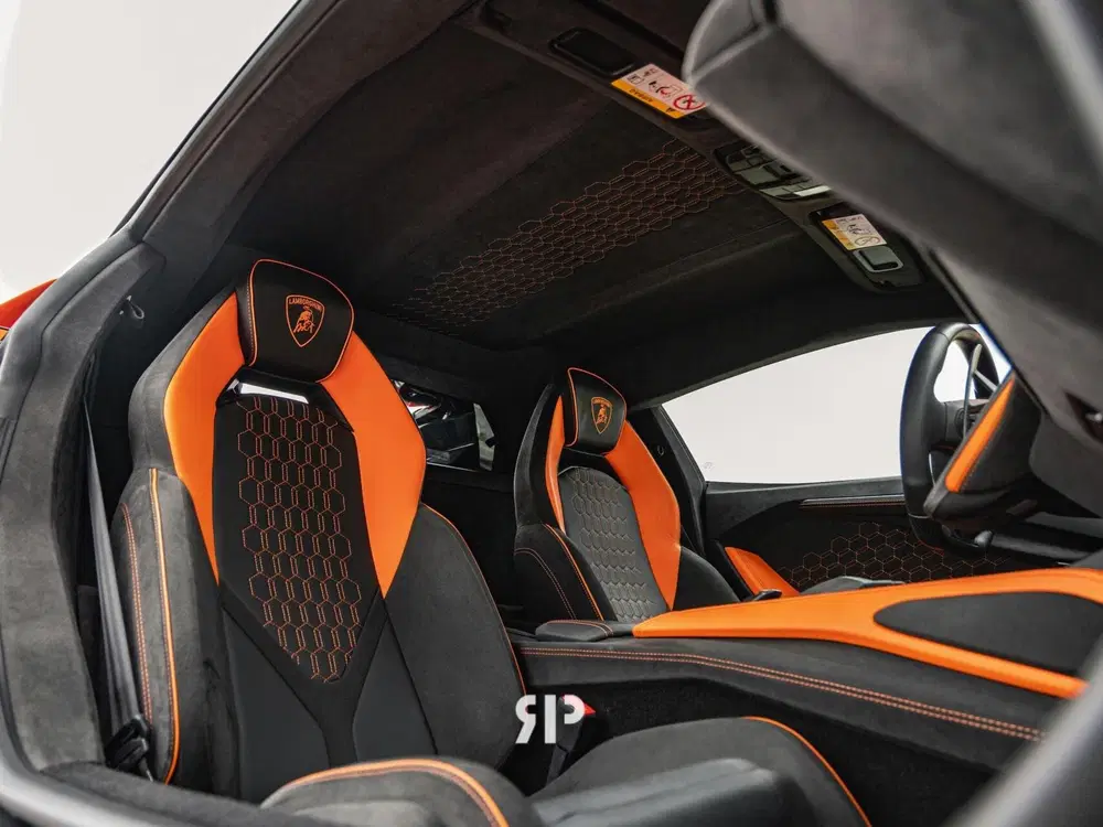 Lamborghini Revuelto Revuelto 6.5 V12 uit 2024, foto 6