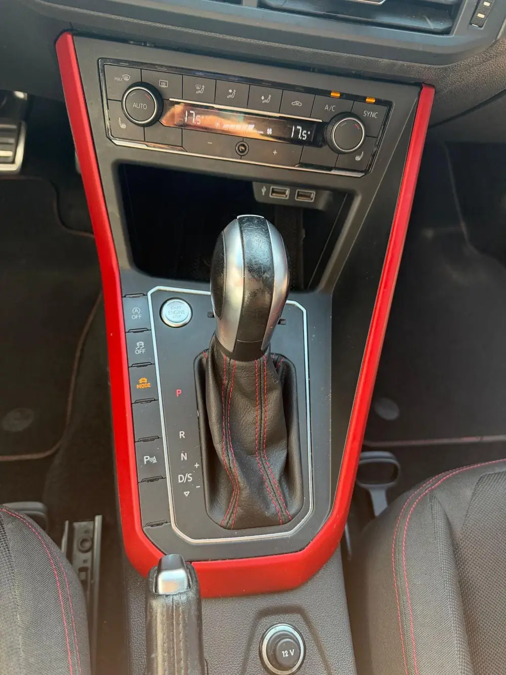 Volkswagen Polo 2.0 TSI 200pk 6-DSG 2020 Zwart uit 2020, foto 10