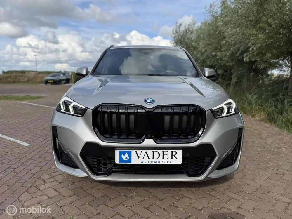 BMW X1 xDrive25e M Sport Pano Trekhaak Memory HUD uit 2023, foto 6