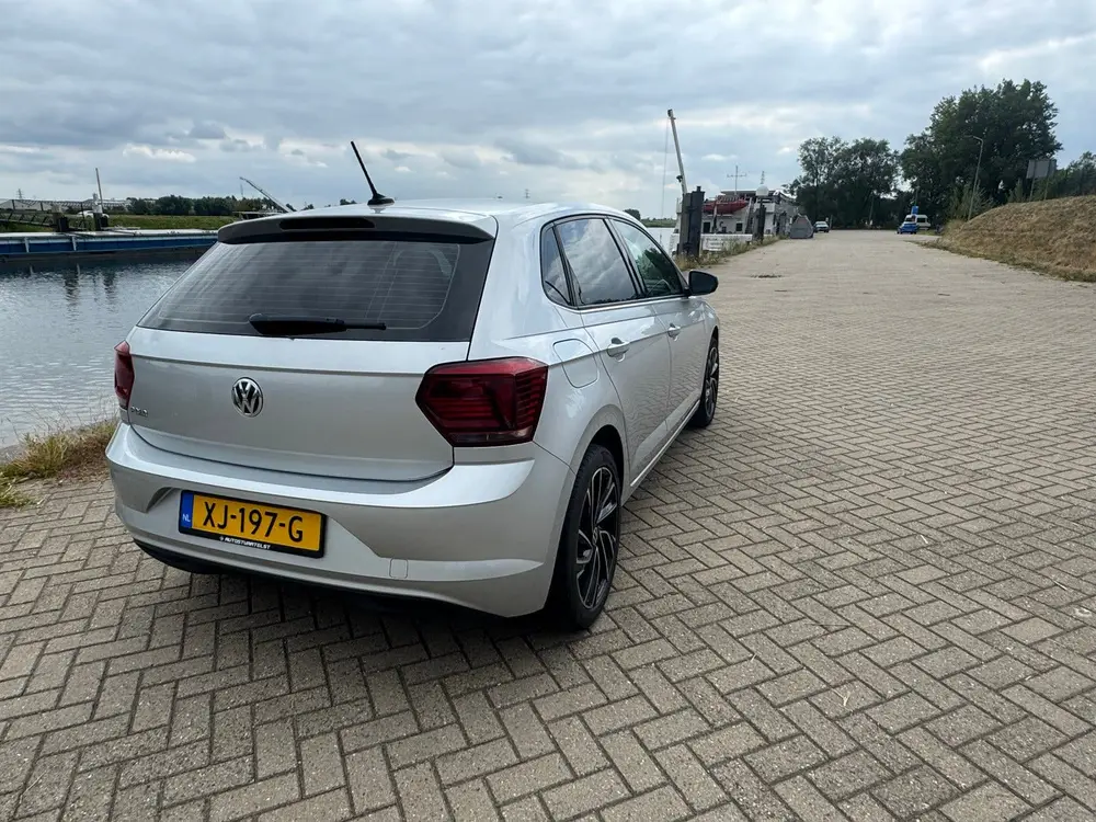 Volkswagen Polo 1.0 TSI 95pk 2019 Grijs uit 2019