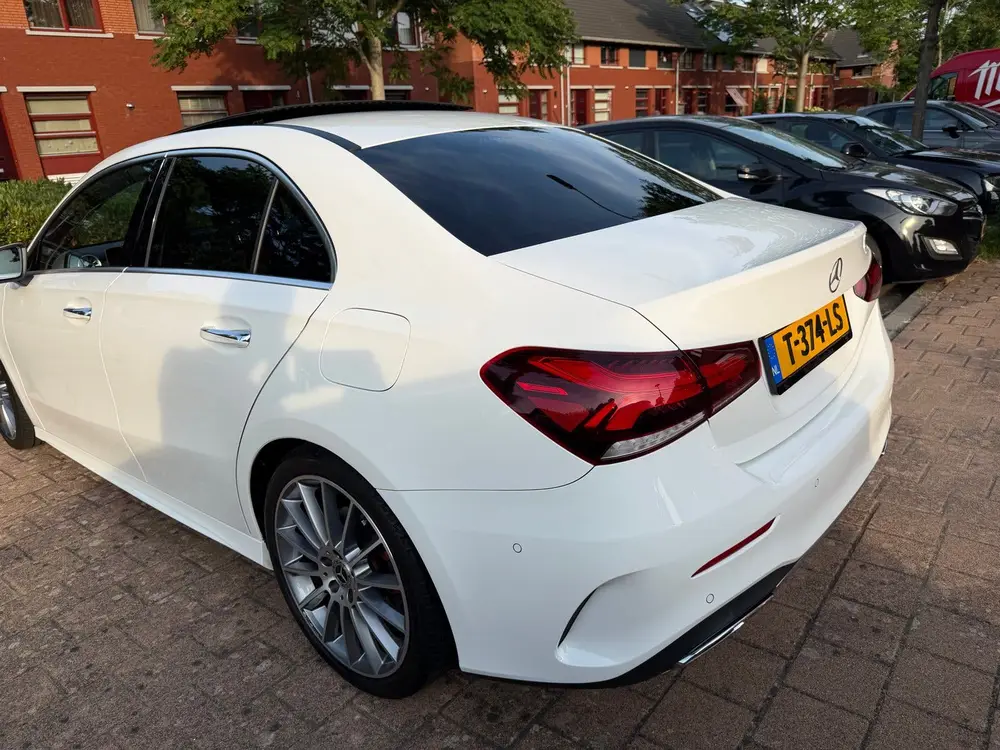 Mercedes-Benz A-Klasse Benz A-Klasse A 200 163pk 7G-DCT 2019 Wit  AMG LIne uit 2019, foto 3