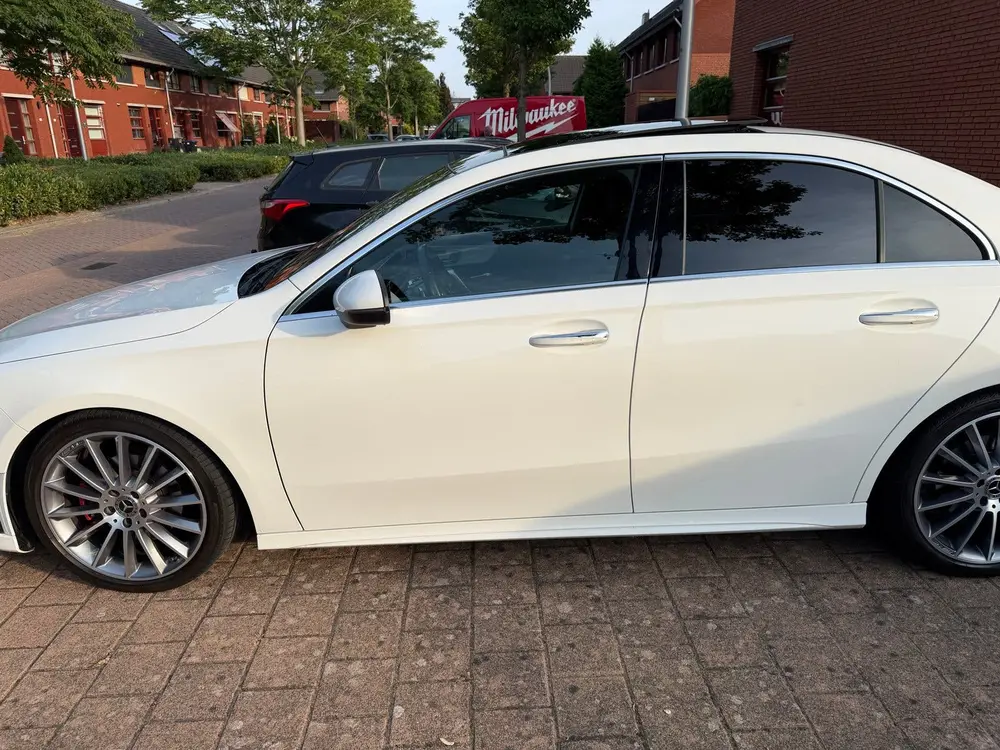 Mercedes-Benz A-Klasse Benz A-Klasse A 200 163pk 7G-DCT 2019 Wit  AMG LIne uit 2019, foto 5