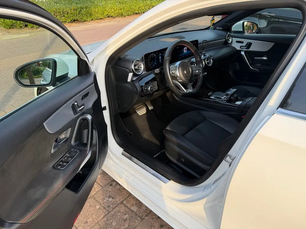 Mercedes-Benz A-Klasse Benz A-Klasse A 200 163pk 7G-DCT 2019 Wit  AMG LIne uit 2019, foto 9