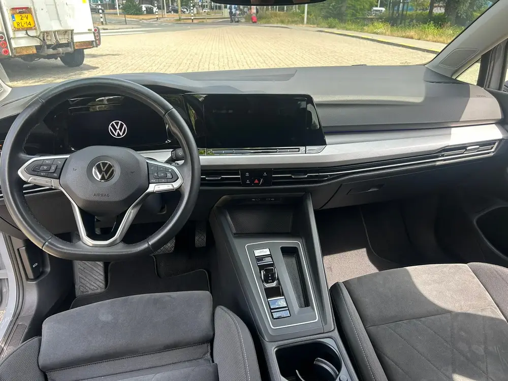 Volkswagen Golf VW Golf 8 1.0 eTSI 2021 Nardo Grey Dealer OH Schadevrij uit 2021, foto 10
