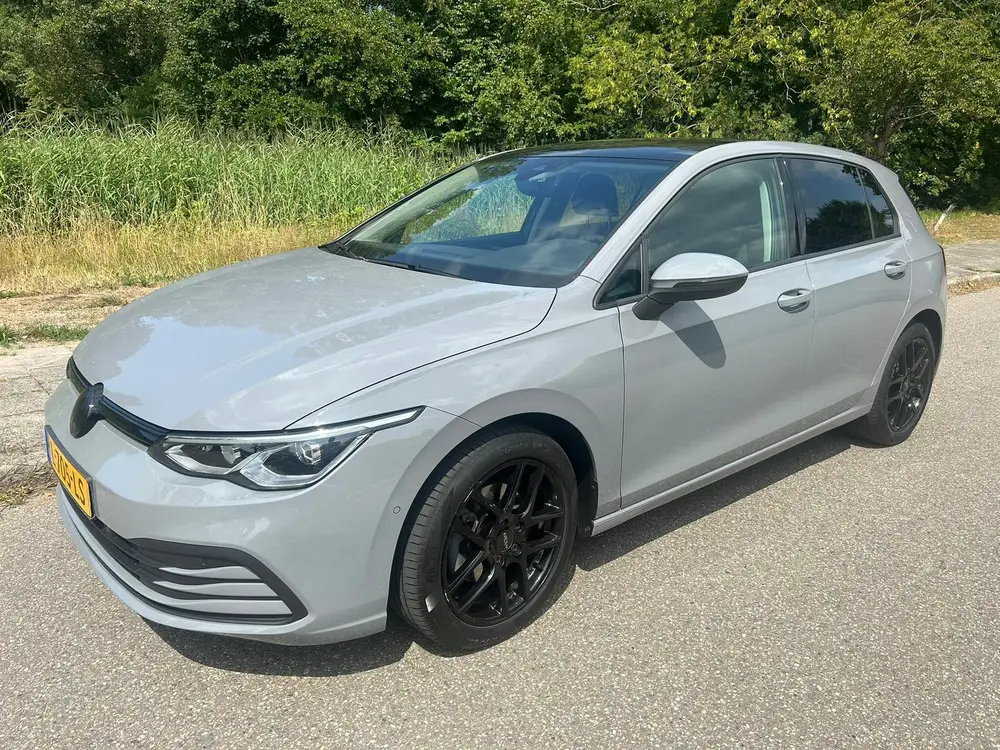 Volkswagen Golf VW Golf 8 1.0 eTSI 2021 Nardo Grey Dealer OH Schadevrij uit 2021, foto 3