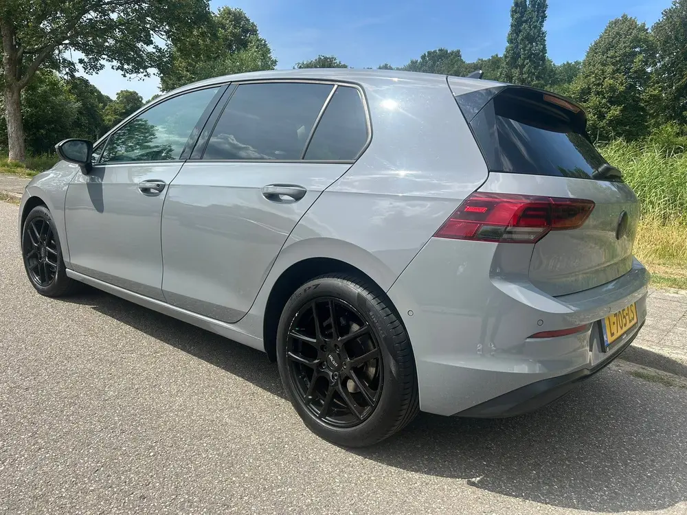 Volkswagen Golf VW Golf 8 1.0 eTSI 2021 Nardo Grey Dealer OH Schadevrij uit 2021, foto 5