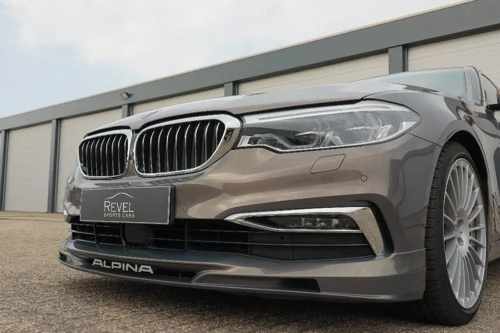 BMW B5 Touring Performance Brakes Champagne Quartz uit 2019, foto 3
