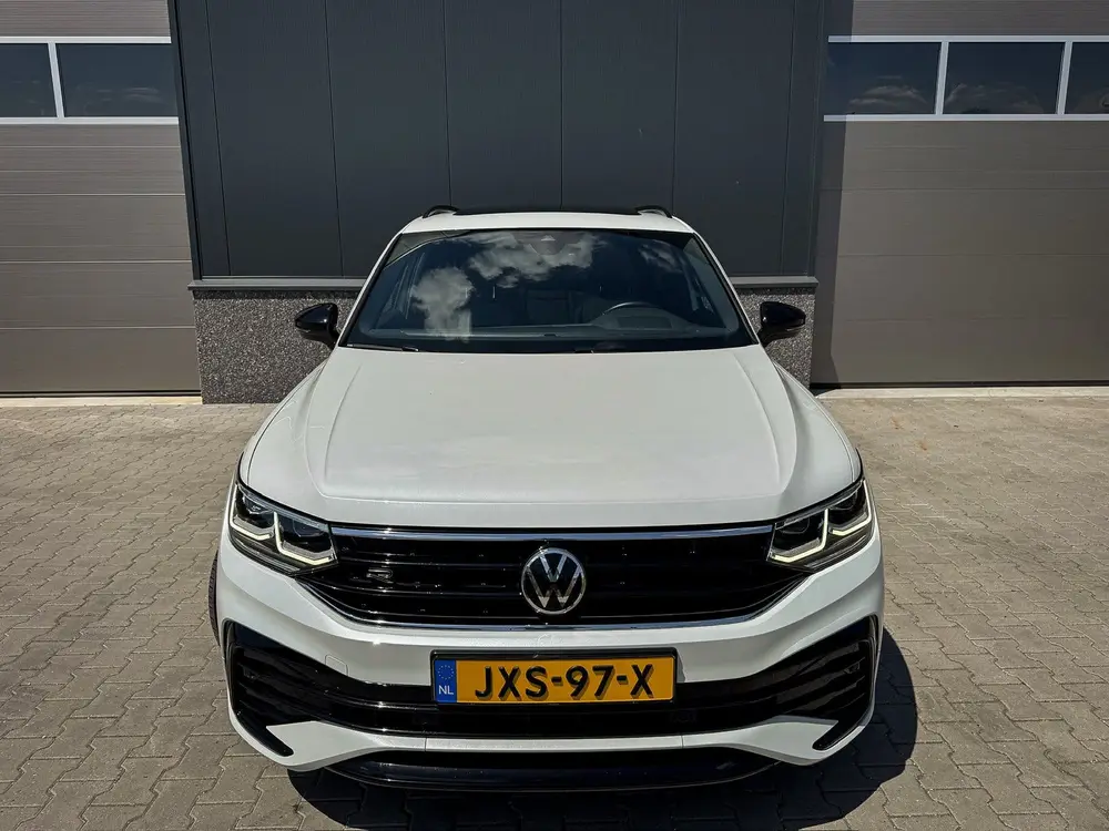 Volkswagen Tiguan 1.5TSI 3xR-Line |PANO |150PK |DSG |STNDKCH uit 2021, foto 2