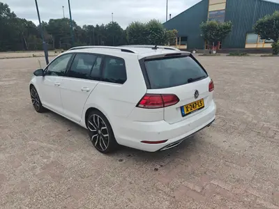 Volkswagen Golf Variant 1.5 TSI 150pk 7-DSG 2020 Wit uit 2020