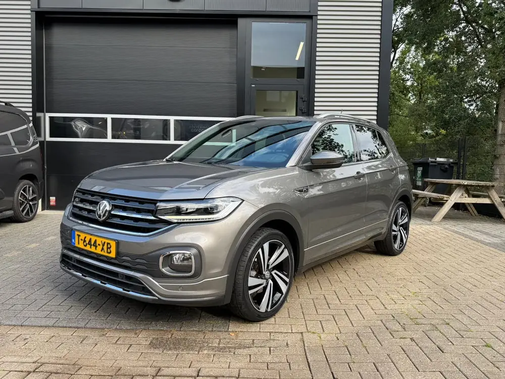 Volkswagen T-Cross 1.0 TSI R-line 115pk 2019 Nette auto uit 2019