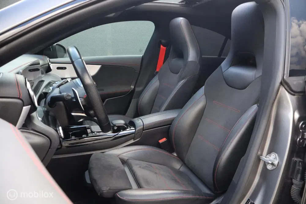 Mercedes-Benz CLA Mercedes CLA 35 AMG 4MATIC uit 2020, foto 9