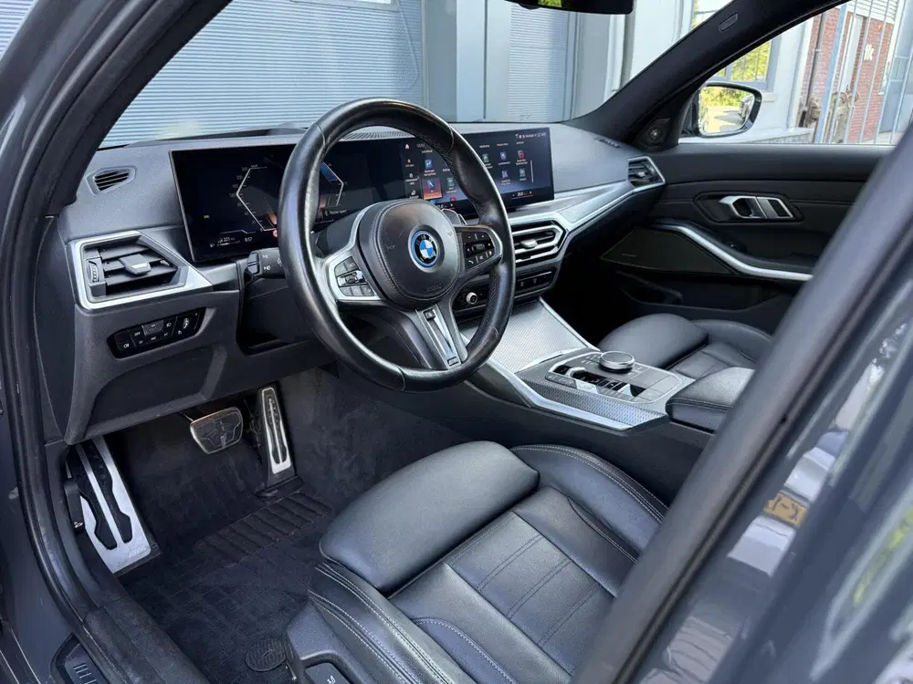BMW 3-serie 320e xDrive M-Sport uit 2022, foto 9