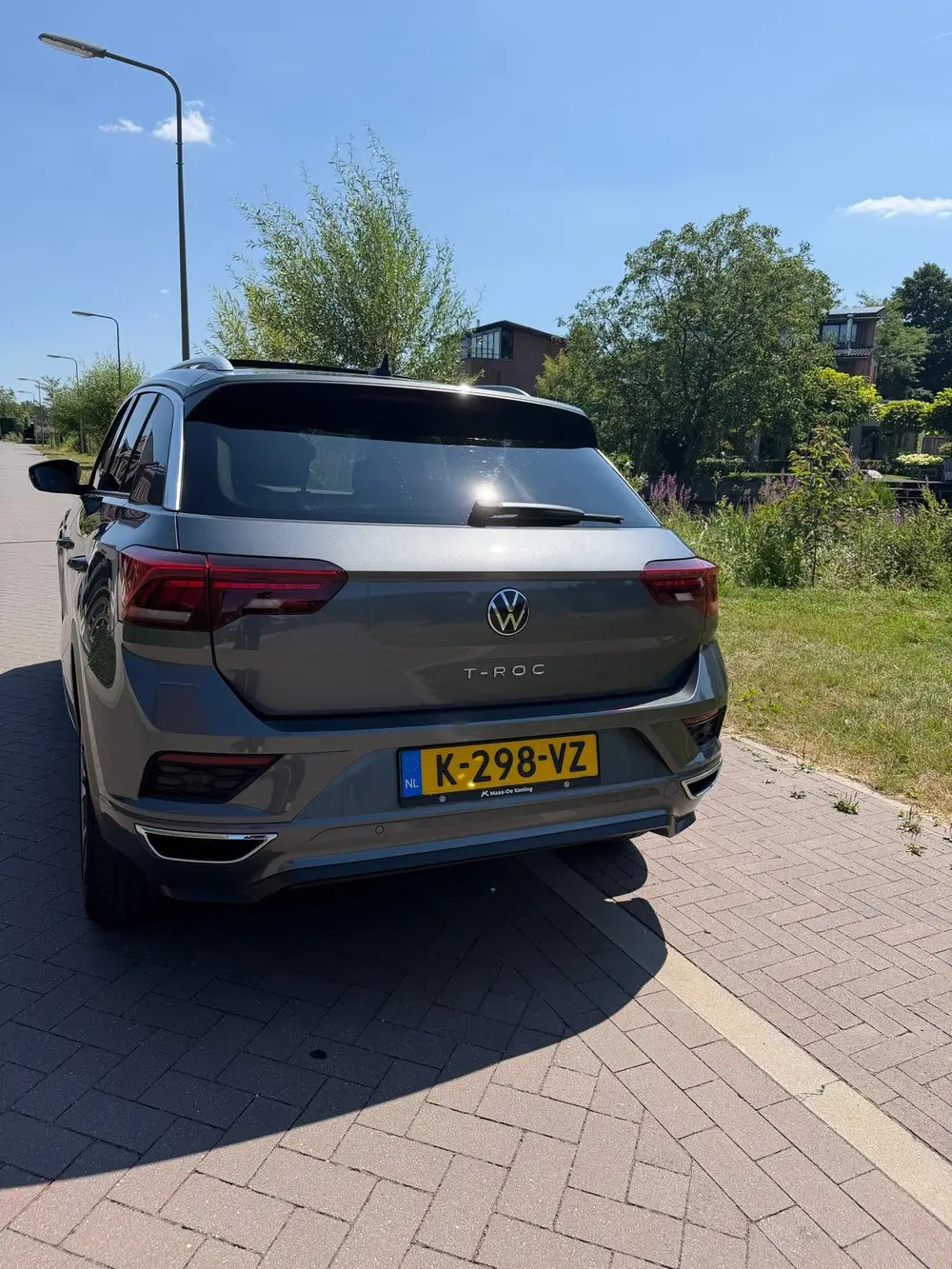 Volkswagen T-Roc 1.5 TSI 150pk 7-DSG 2021 Grijs PANO KEYLESS uit 2021, foto 3