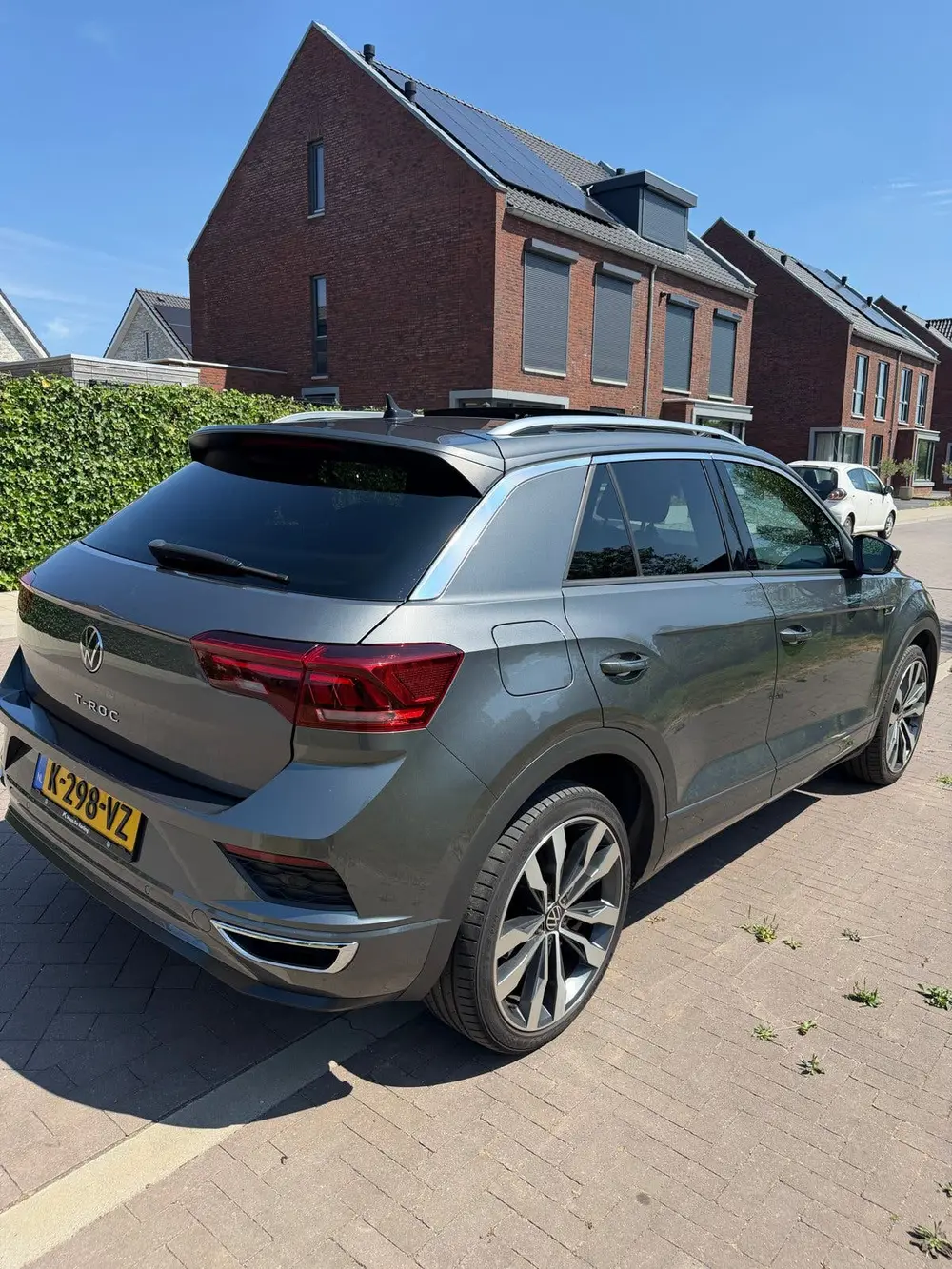 Volkswagen T-Roc 1.5 TSI 150pk 7-DSG 2021 Grijs PANO KEYLESS uit 2021, foto 4