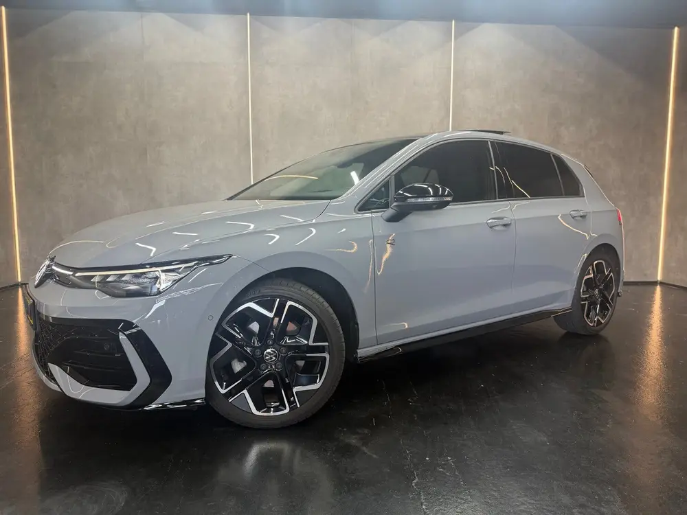 Volkswagen Golf 8.5 1.5 eTSI R-Line 150PK | Pano | 360 | H&K uit 2025