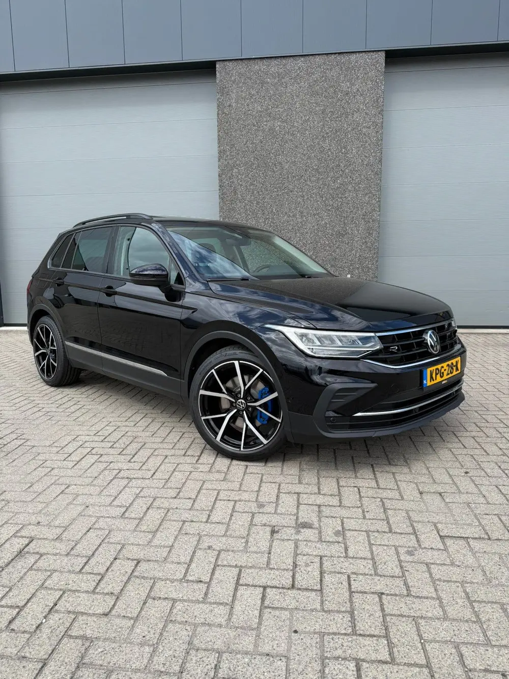 Volkswagen Tiguan 1.4 TSI eHybrid (bj. 2023)| Business+|PANO uit 2023