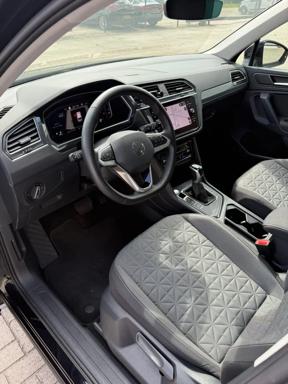 Volkswagen Tiguan 1.4 TSI eHybrid (bj. 2023)| Business+|PANO uit 2023, foto 8