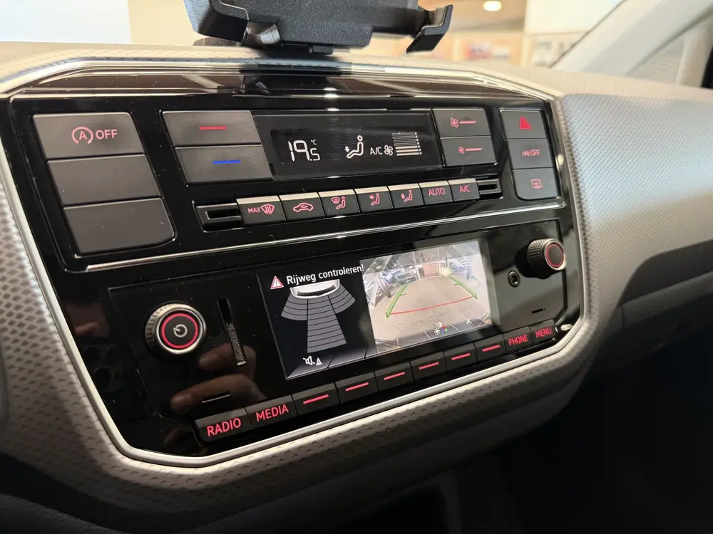 Volkswagen Up! 1.0 Active, Camera, Cruise control, Climate c uit 2023, foto 13