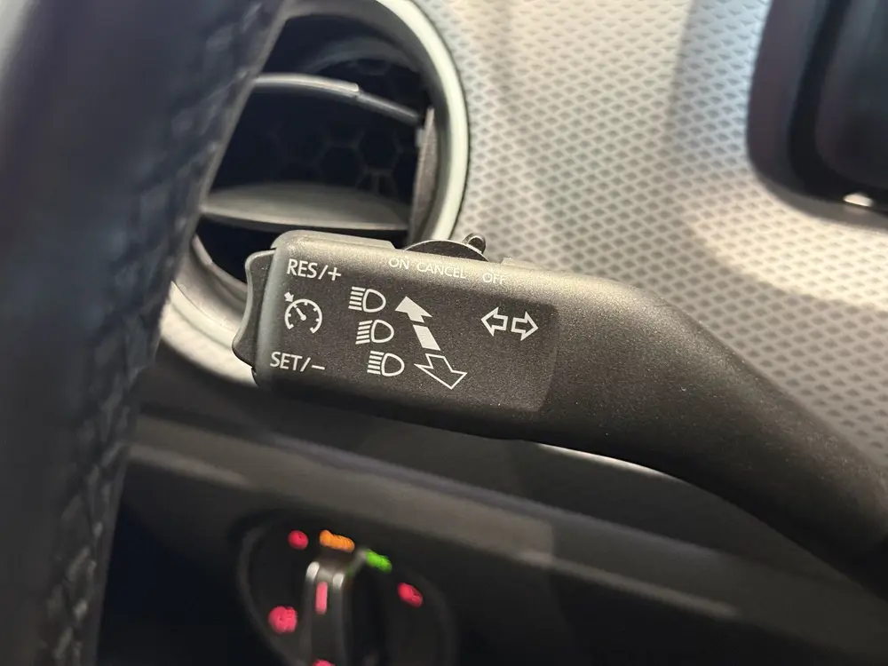 Volkswagen Up! 1.0 Active, Camera, Cruise control, Climate c uit 2023, foto 16