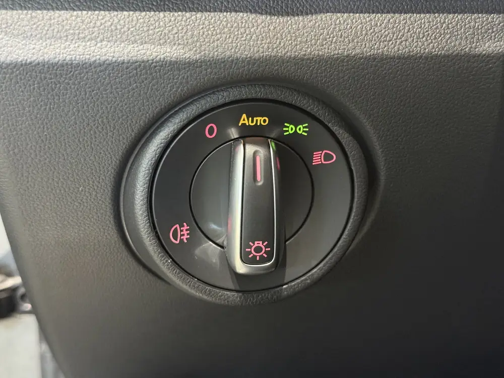 Volkswagen Up! 1.0 Active, Camera, Cruise control, Climate c uit 2023, foto 17